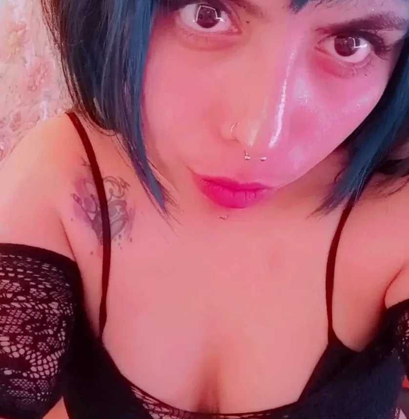Ffion, 30
