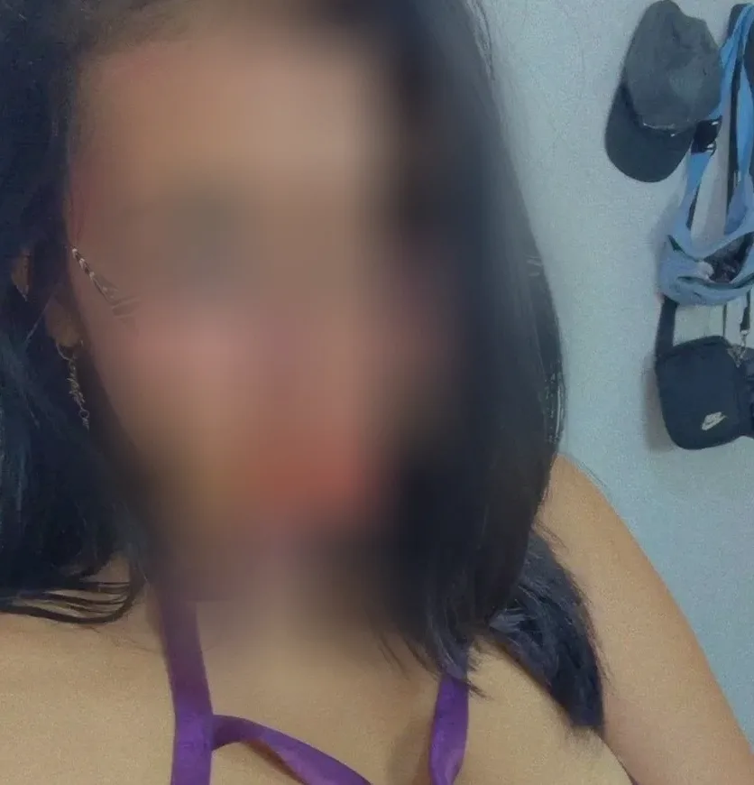 Holly, 23