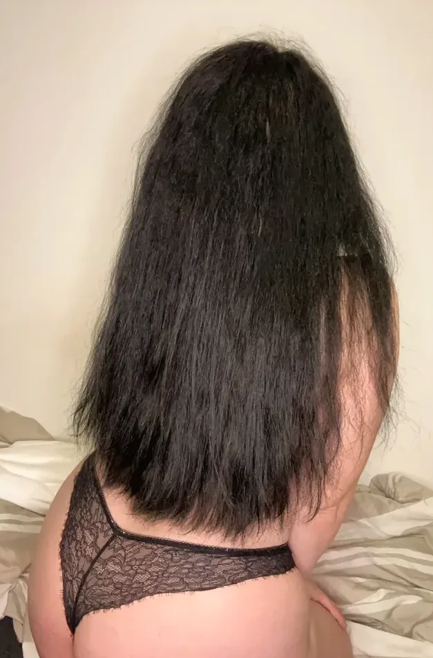 Laura, 22