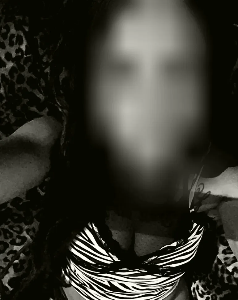 Laura, 35