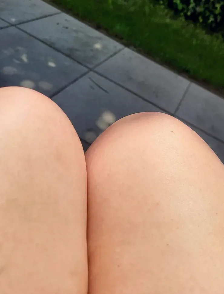 Leanne, 23