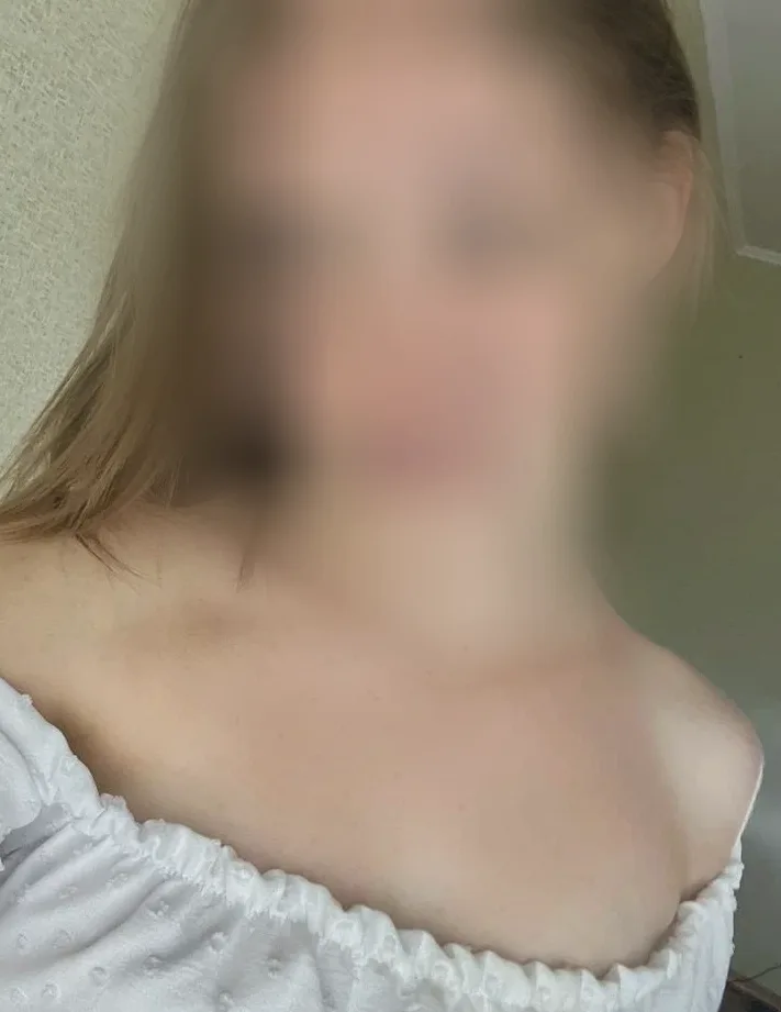 Leanne, 34