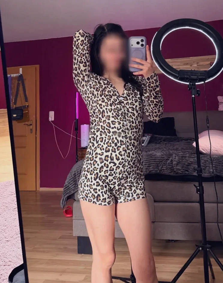 Maya, 26