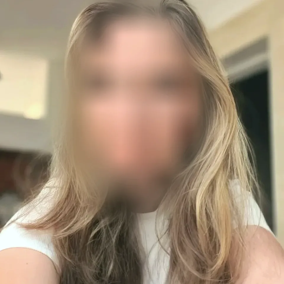 Niamh, 22