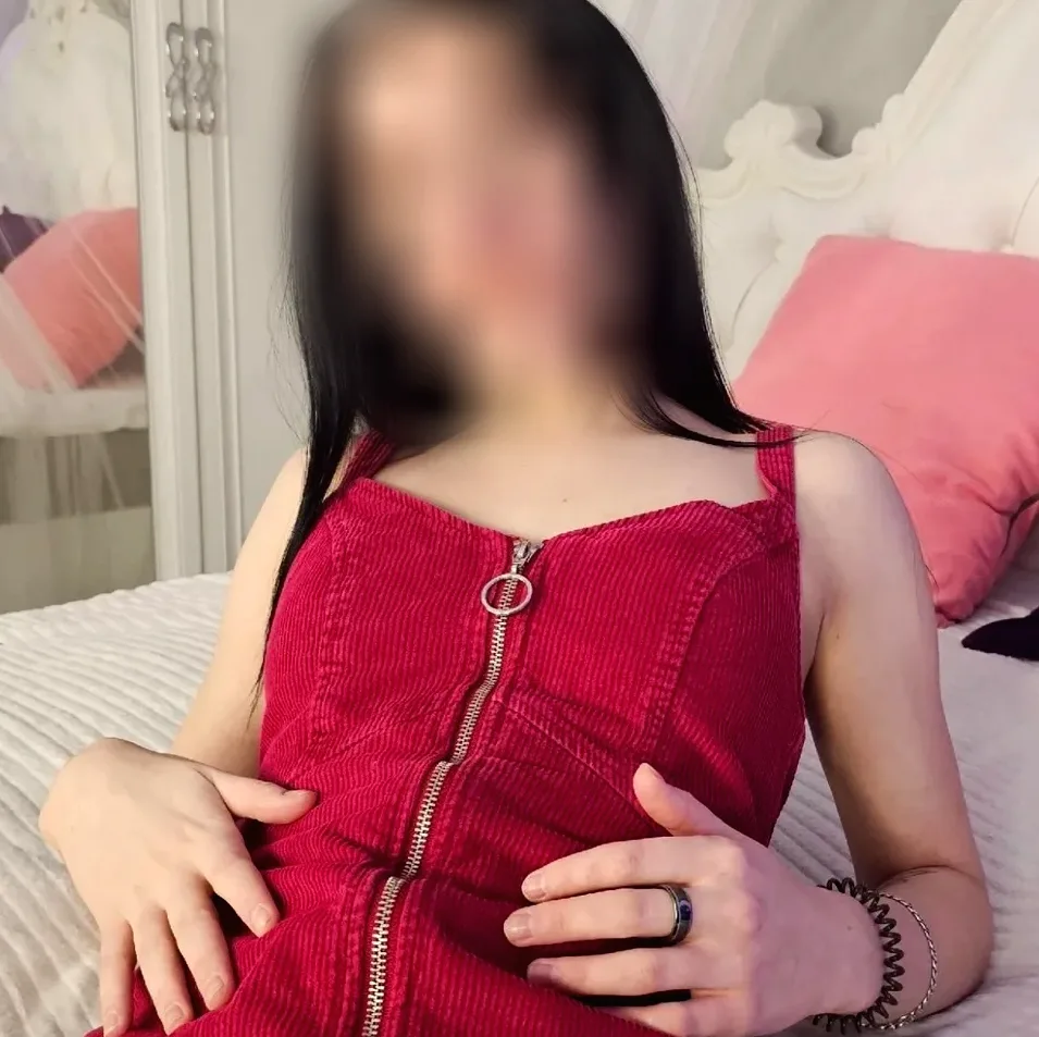 Rhona, 22